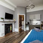 Accudo House Boutique Holiday Suites